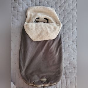 JJ Cole bundle me toddler stroller blanket.